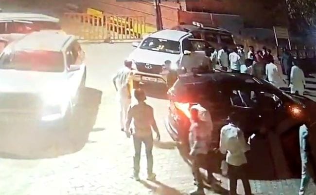 Group Of People Force Entry Into Temple, Beat Priest For Not Opening Gates