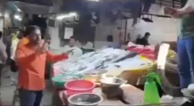 BJP vs Opposition Over Temple Next To Popular Delhi Fish Mart