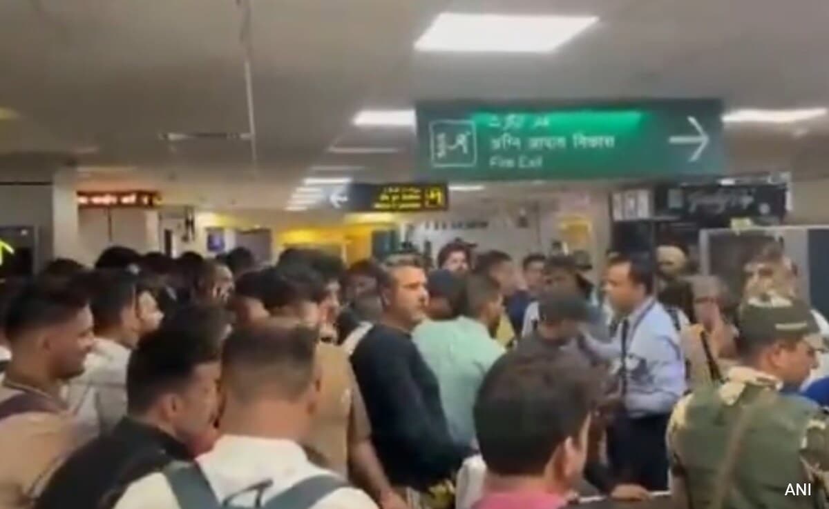 “Want Justice”: Flyers Complain Of Long Delays In Jammu Due To Bad Weather