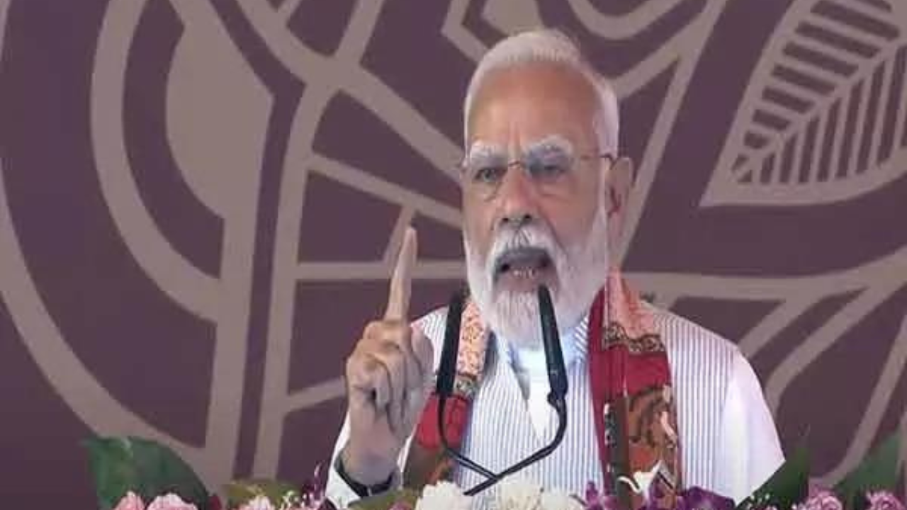 ‘Parivar ka saath, parivar ka vikas’: PM Modi’s dig at opposition in Varanasi