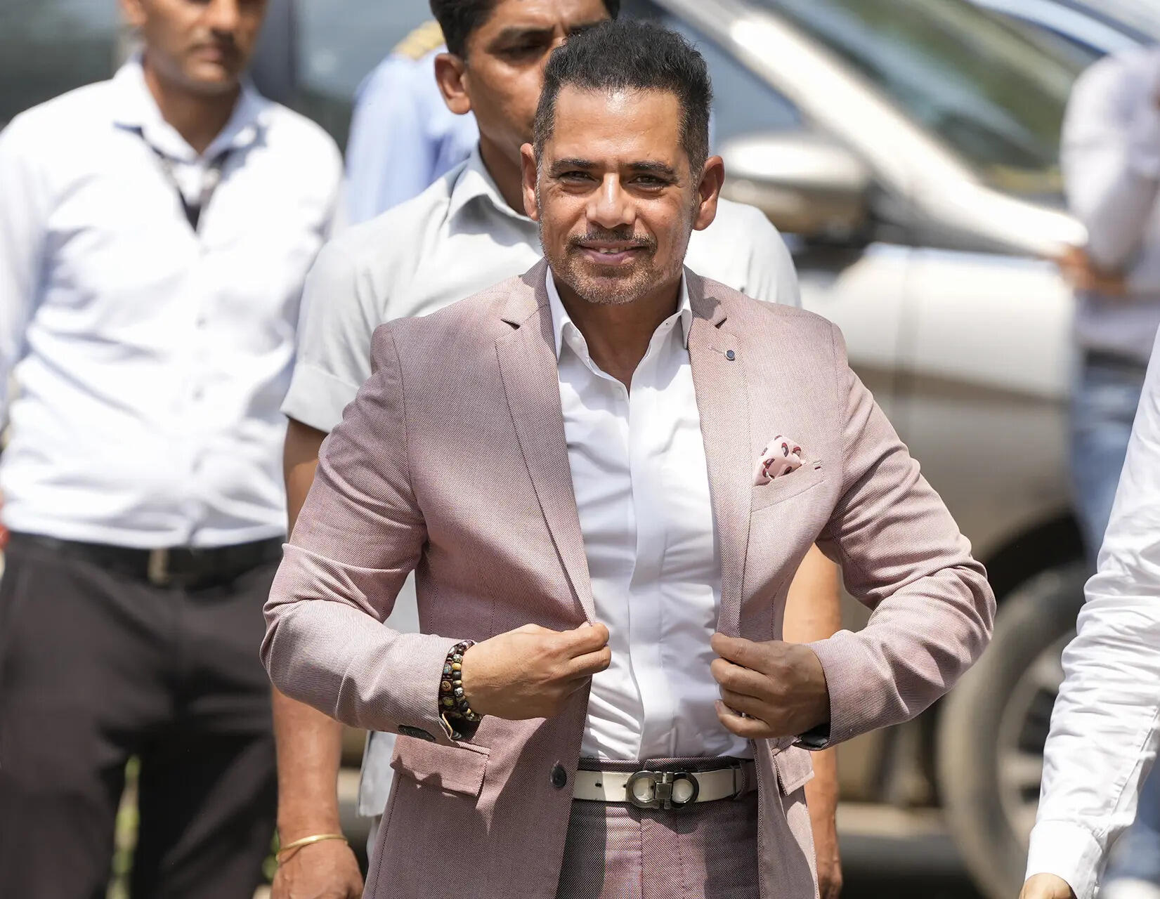 ED set to turn up heat on Vadra, readies chargesheets in 3 cases
