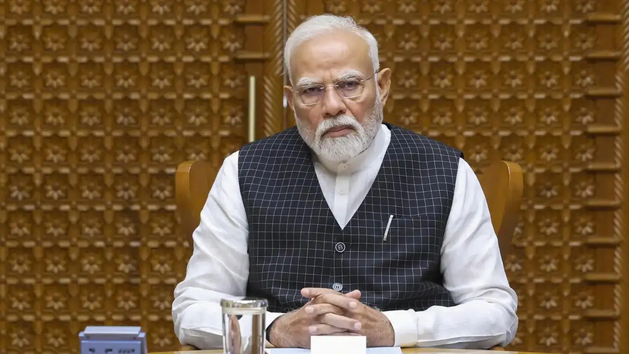 Shaken Pak blocks airspace for Indian airlines, closes Wagah