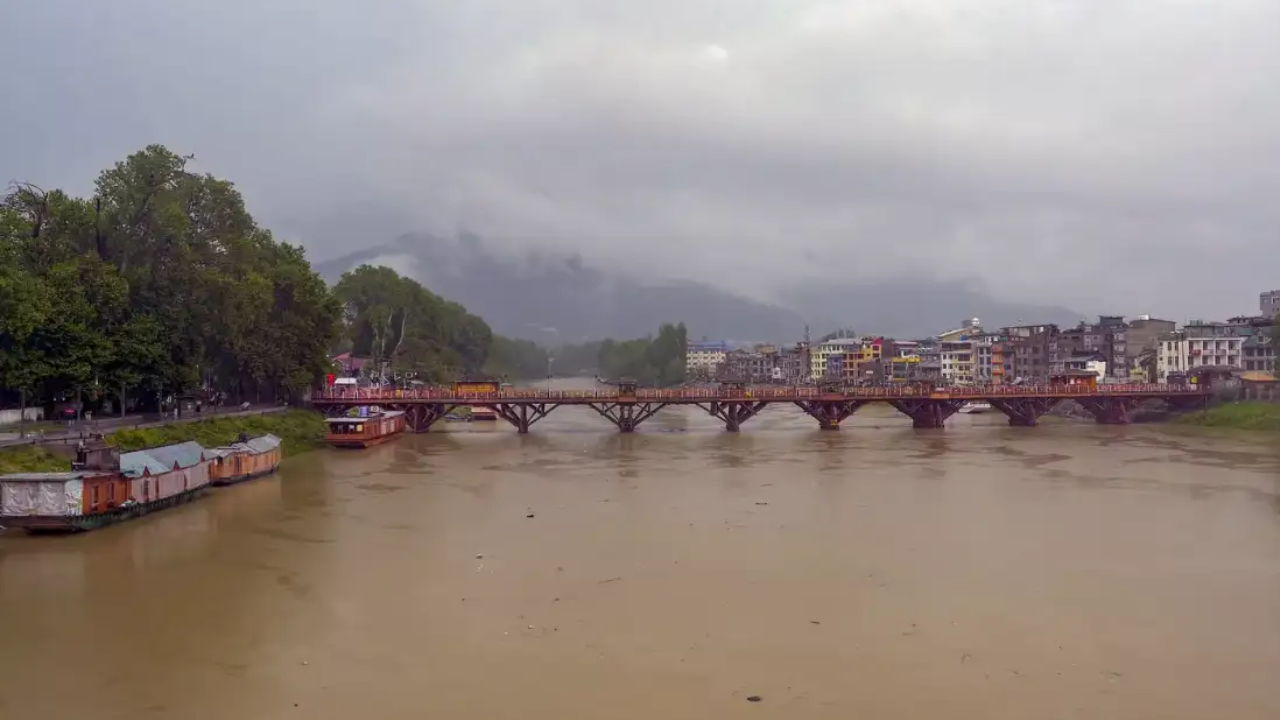 India’s sudden Jhelum water release sparks panic in PoK