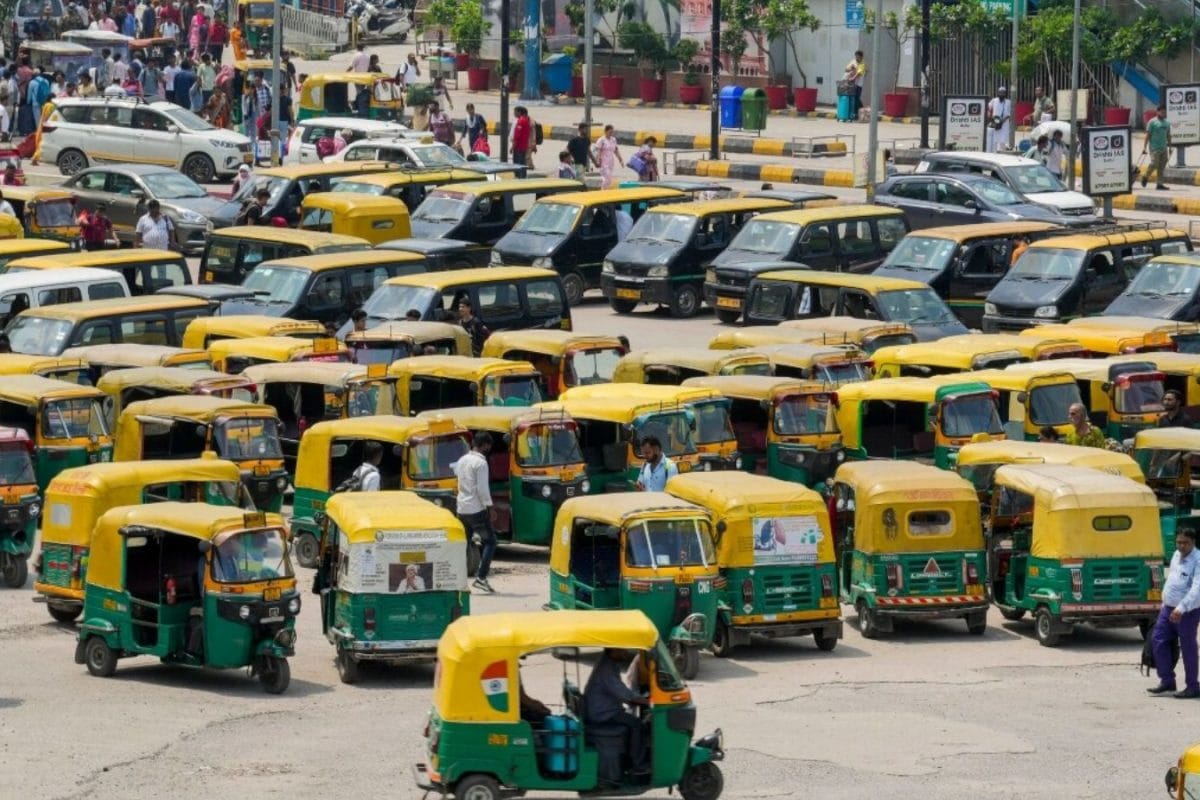 Delhi Government Won’t Ban CNG Autorickshaws, Don’t Believe Baseless Rumours: Transport Minister Amid EV Push