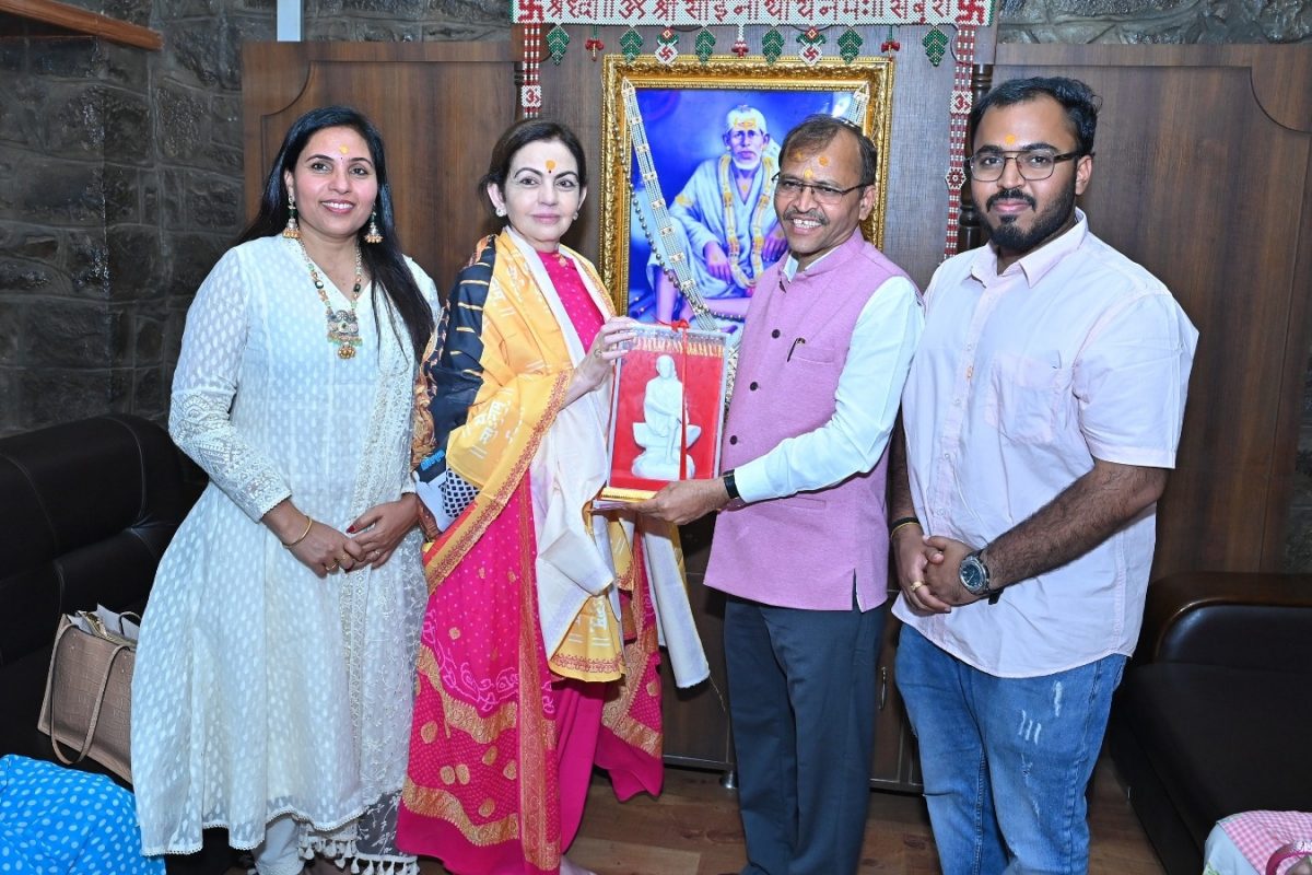 Nita Ambani Visits Shirdi Sai Baba Temple With Her Mother | Video