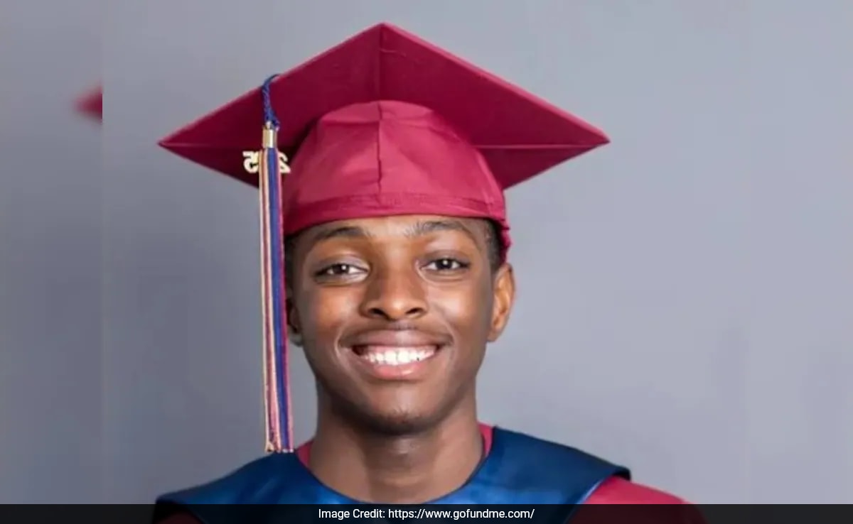 Teen Working At Burger King In Graduation Uniform Gets Rs 68 Lakh Donation