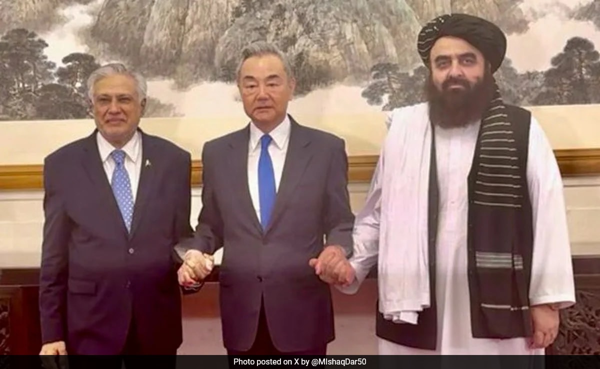 Pakistan Upgrades Ties With Afghanistan Days After China’s Taliban Outreach