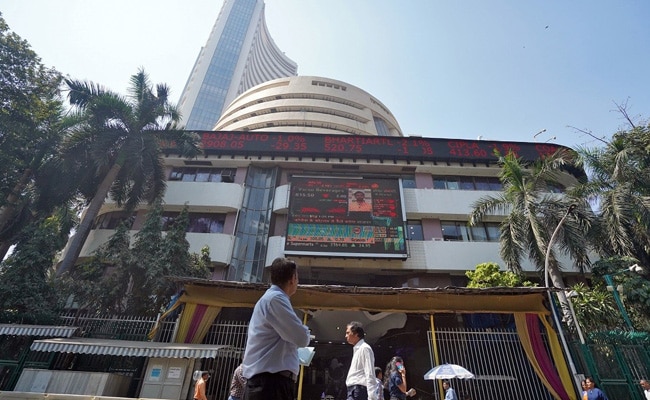 Sensex Crashes 1,000 Points In Volatile Day Of Trading