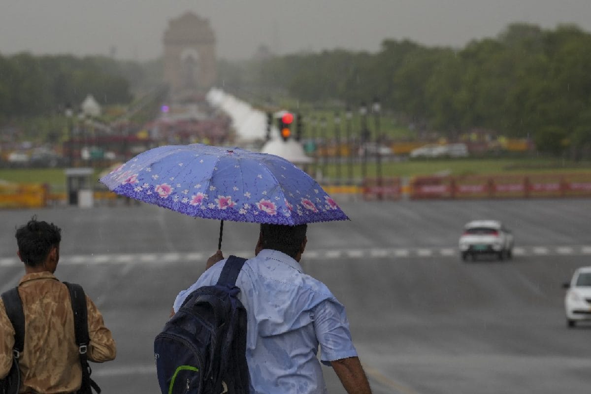 Gusty Winds, Hailstorm Likely In Delhi-NCR, IMD Issues ‘Red Alert’ For Next 3 Hours