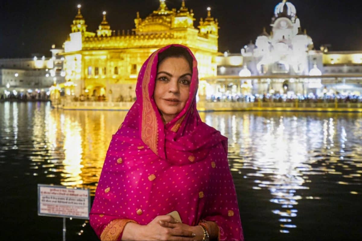 Nita Ambani Offers Prayers At Golden Temple In Amritsar