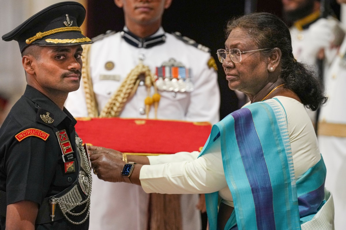 President Murmu Confers 6 Kirti Chakras, 33 Shaurya Chakras