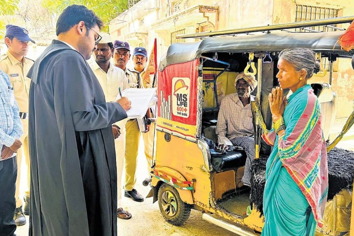 In Compassionate Gesture, Magistrate Hears Ailing Elderly Couple’s Dowry Case Outside Courtroom
