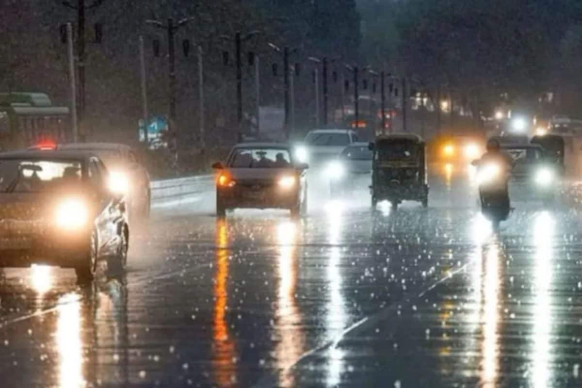 Delhi Weather: Overnight Rain Brings Relief From Scorching Heat, But Roads Flooded, Flights Delayed
