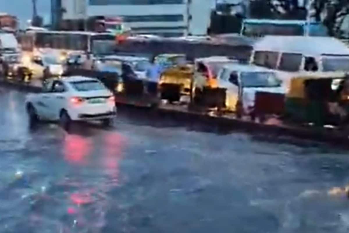 Bengaluru Rains: Electronics City Flyover Shut Amid Flooding, Commuters Face Hours-Long Delays