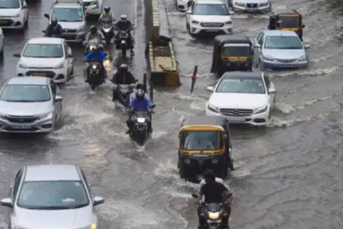 Heavy Rain Hits Mumbai Amid Early Monsoon Forecast; Yellow Alert Issued