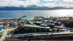 Chile issues tsunami warning after earthquake