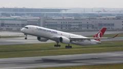 Turkey to fine airline passengers who stand up before plane stops