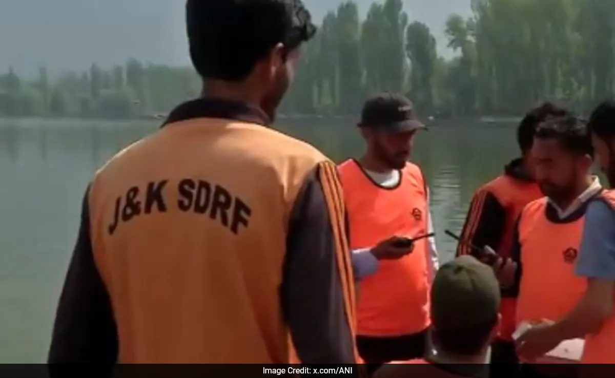 J&K State Disaster Response Force Conducts Mock Drill At Dal Lake