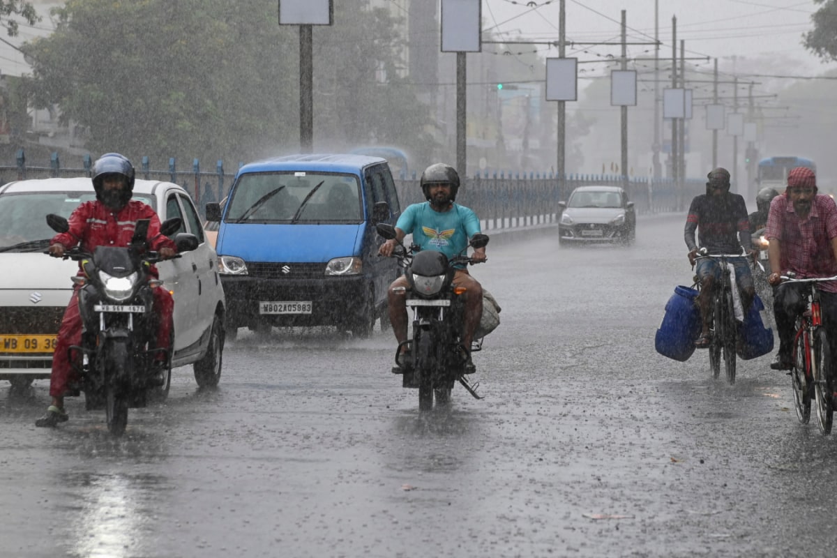 Weather Update LIVE: Mumbai, Bengaluru Witness Heavy Downpour, IMD Sounds Alert For Multiple Regions