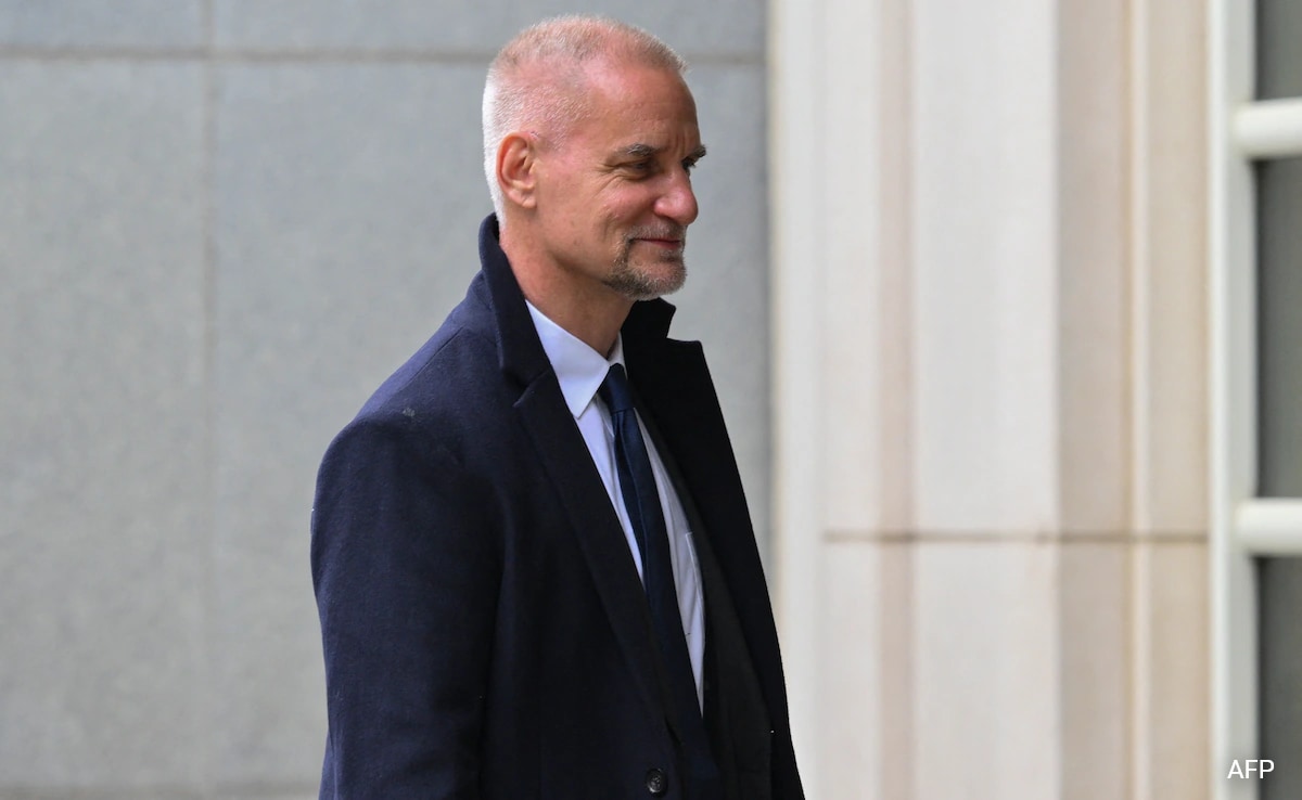 Ex-Goldman Sachs Banker Jailed For 2 Years For Bribery Scheme