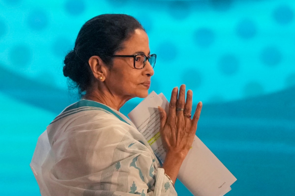 Mamata Banerjee Visits Violence-Hit Murshidabad, Meets Victims’ Families