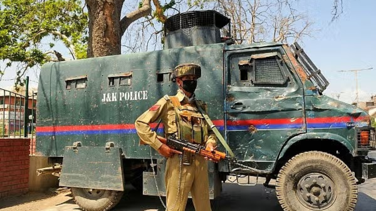 ‘Born to serve India’, says J&K cop who narrowly escaped deportation to Pakistan