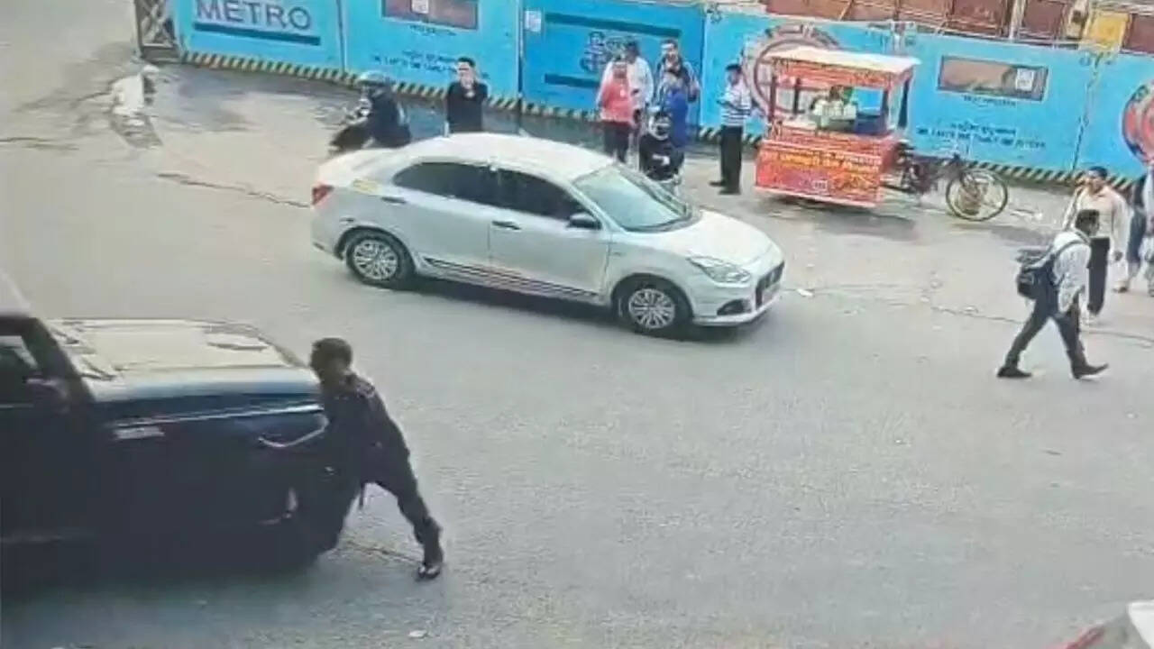 Told not to honk, Thar driver drives over security guard in Delhi