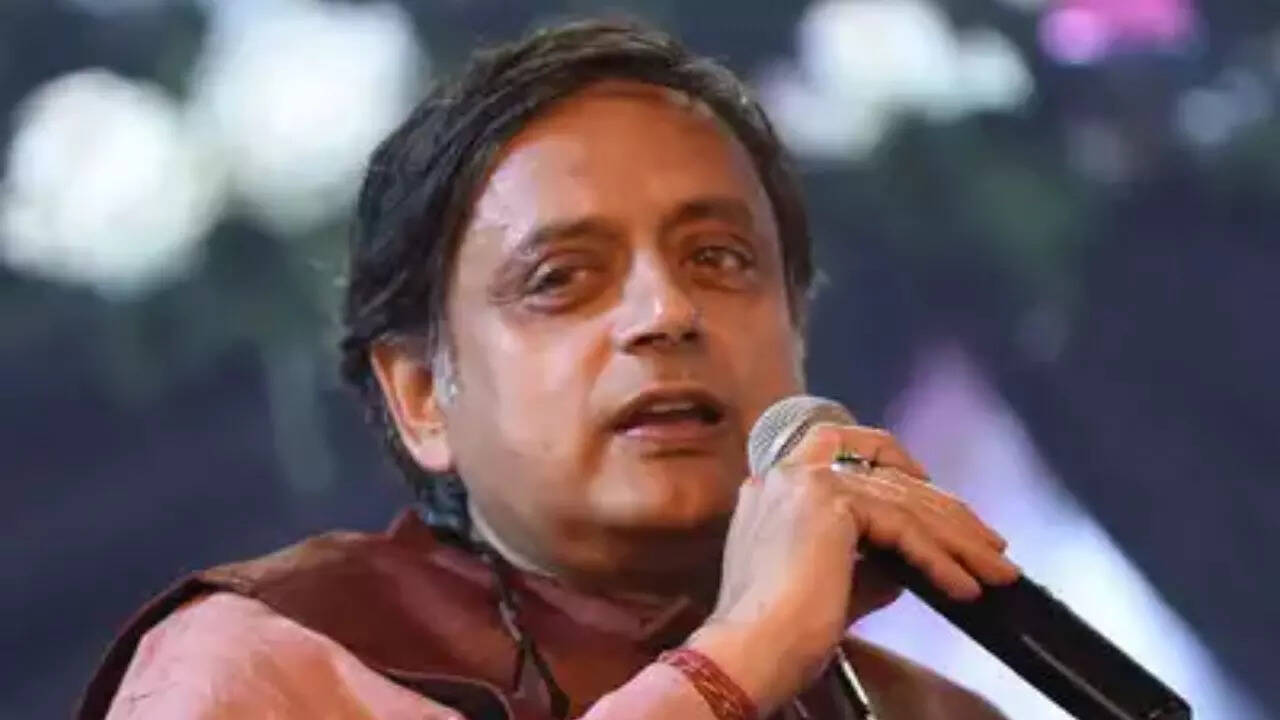 ‘Uski fitrat hai mukar jaane ki’: Tharoor’s poetic swipe at Pakistan