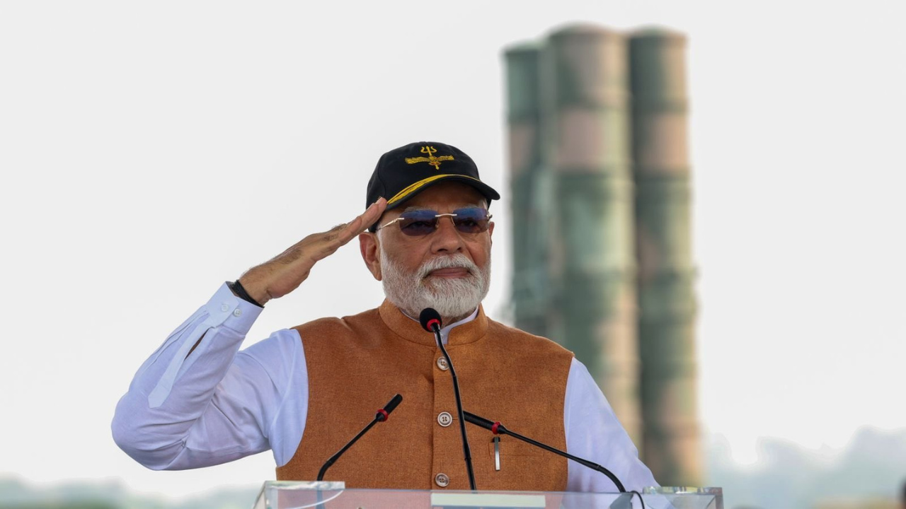 PM Modi poses in front of S-400 missile system, sends message to Pakistan