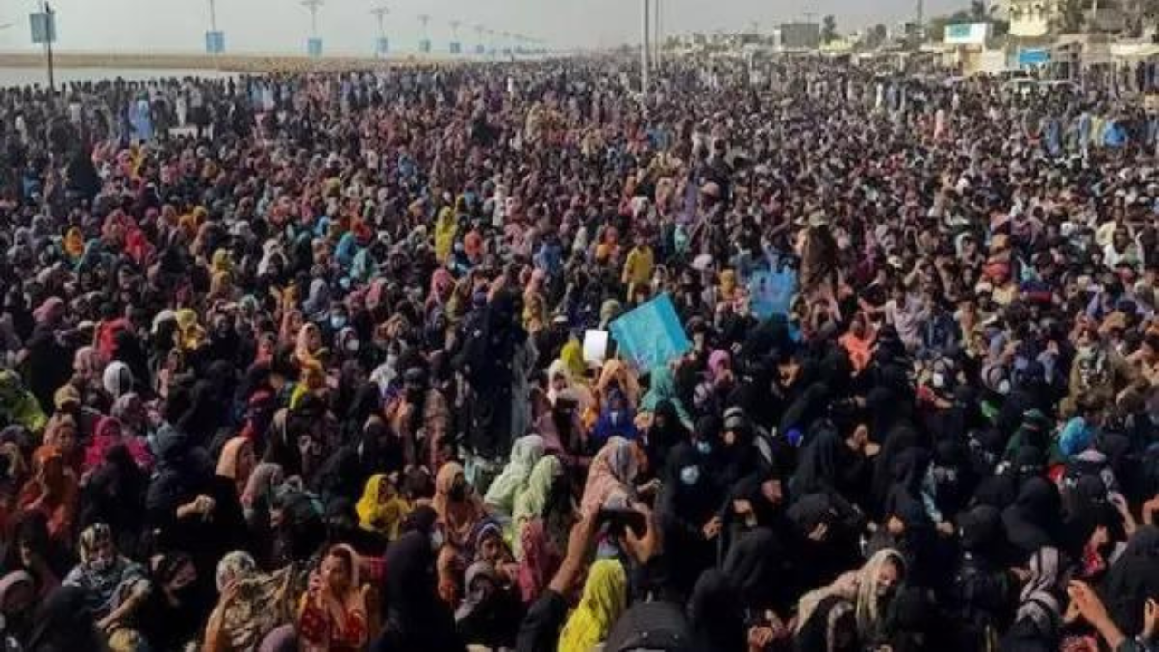 Pakistan crumbling? Baloch leader declares independence