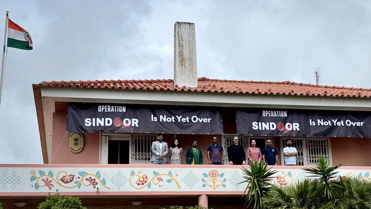Indian diplomats in Portugal respond to Pak protesters with posters
