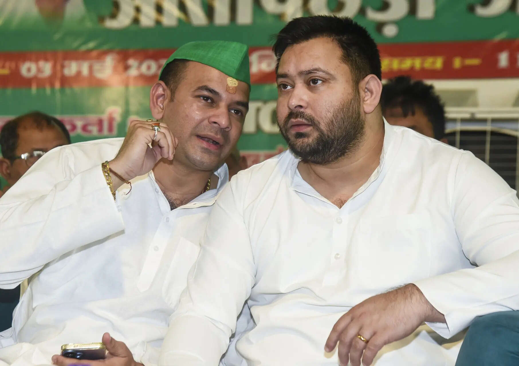 ‘Intolerable’: Tejashwi backs Lalu’s move to disown brother Tej Pratap