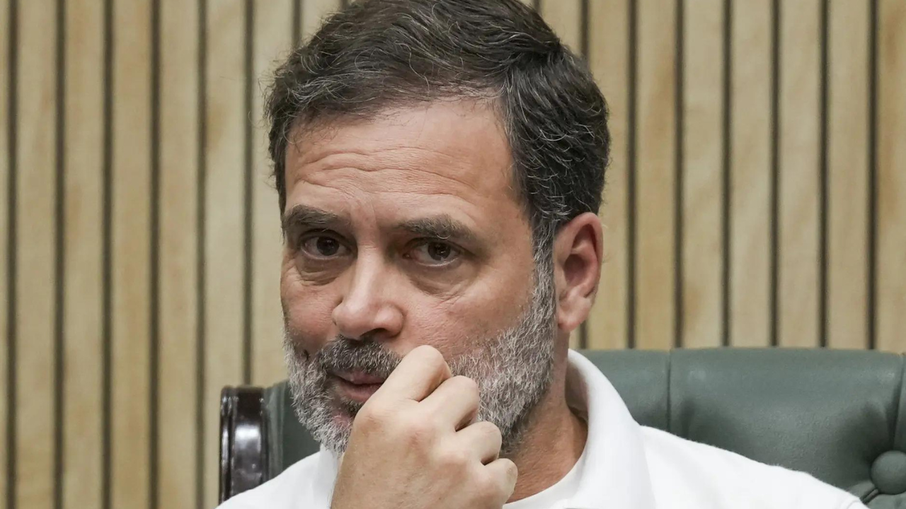 ‘Will blacken Rahul’s face’: Cong, Sena (UBT) lock horns over Savarkar