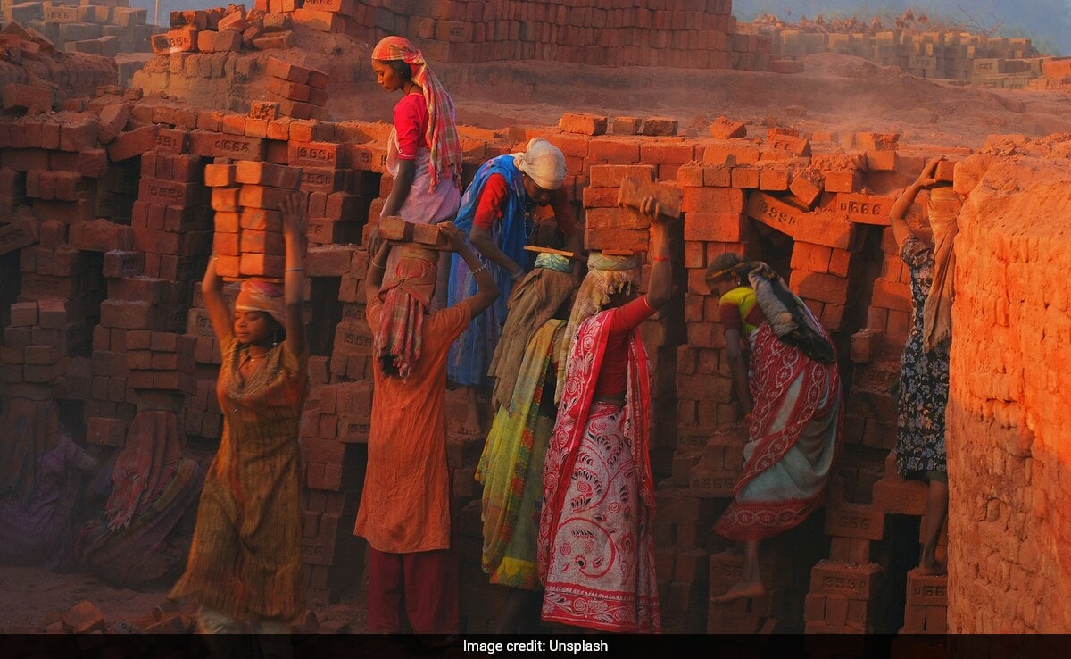 On Labour Day, Congress President Mallikarjun Kharge Highlights Workers’ Struggles