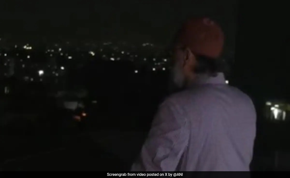 Asaduddin Owaisi Participates In ‘Lights Off’ Protest Against Waqf Law