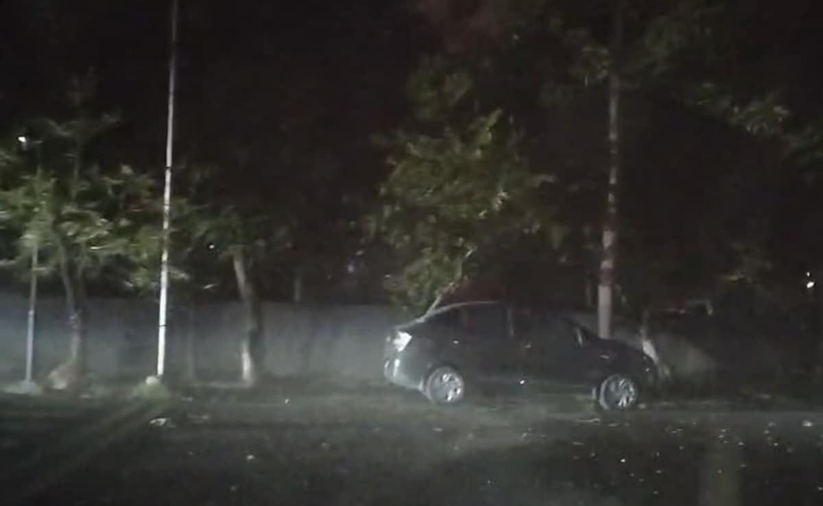 Massive Storm In Delhi And Nearby Areas, Power Cuts Reported