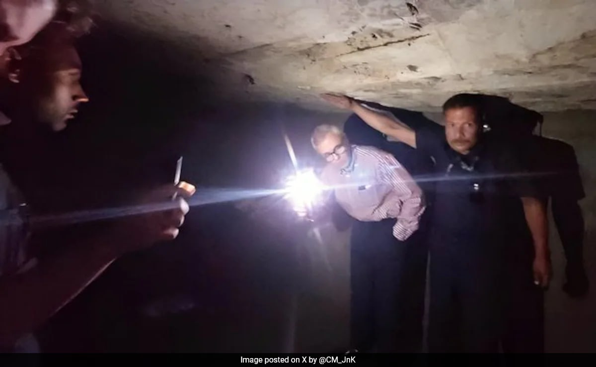 Flashlight In Hand, Omar Abdullah Inspects Bunkers In J&K’s Kupwara