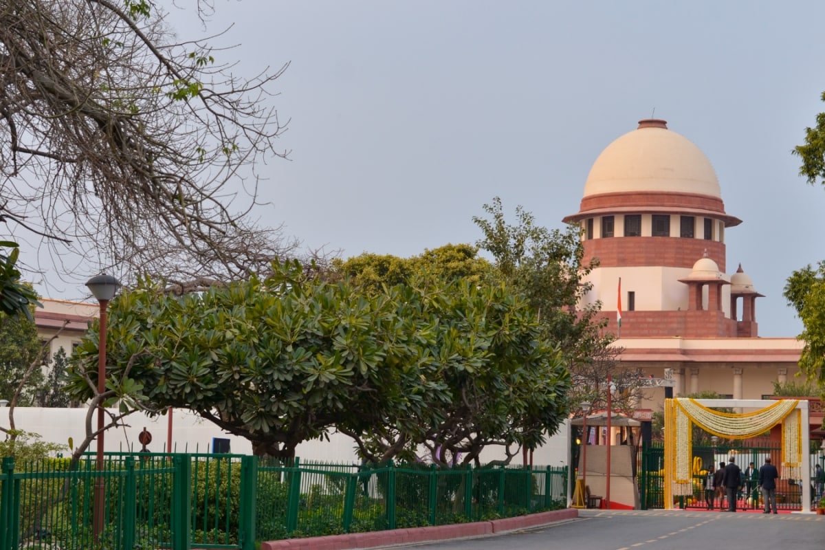 Supreme Court Allows Delhi’s BJP Govt To Withdraw 7 AAP-Era Cases Against L-G, Centre