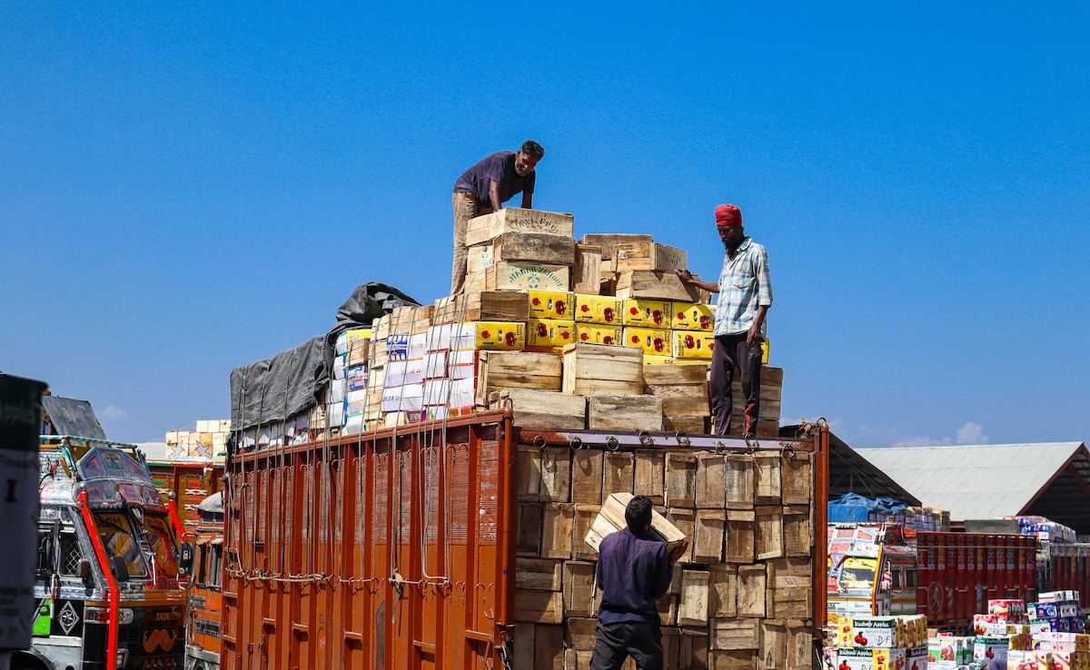 UP Man Tricks Cops, Uses Fake Release Order To Get His Truck Back