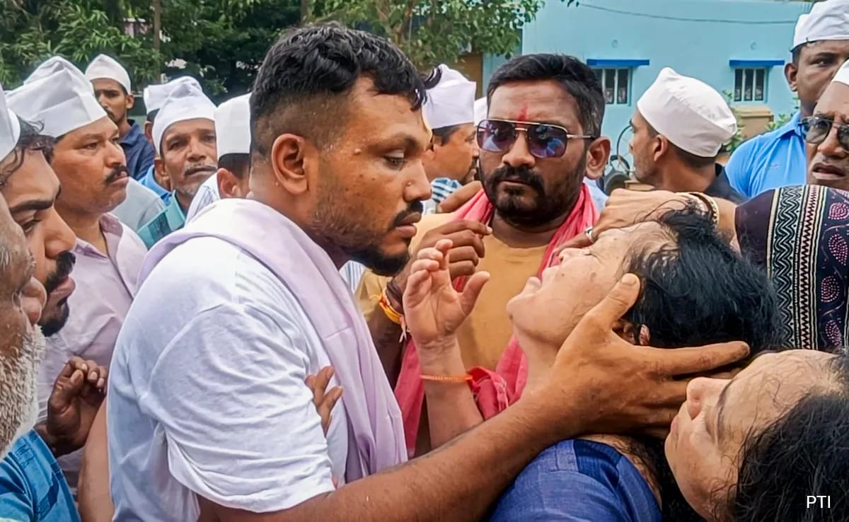 Air India Plane Crash’s Sole Survivor Attends Brother’s Cremation