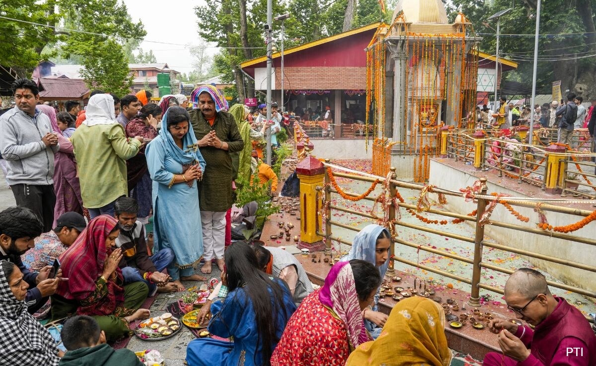 Hundreds Of Kashmiri Pandits Gather At Annual J&K Mela Under Tight Security