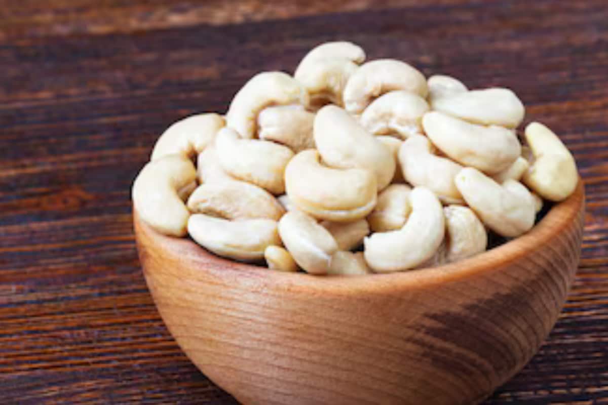 Inspired By Goa’s ‘Feni’, Kerala Can Soon Say Cheers With Native Cashew Liquor