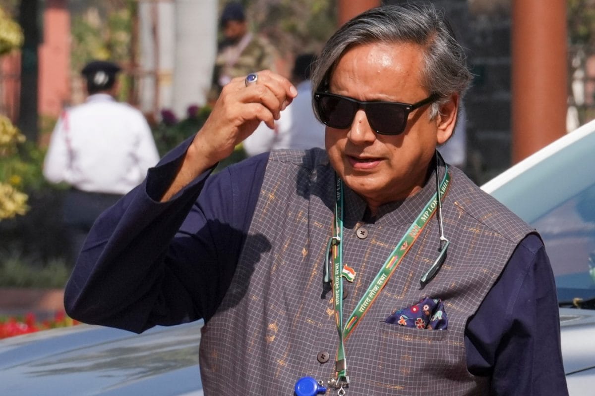 Shashi Tharoor Plays Down Congress Rift, Says Differences Should Be Settled ‘Behind Closed Doors’