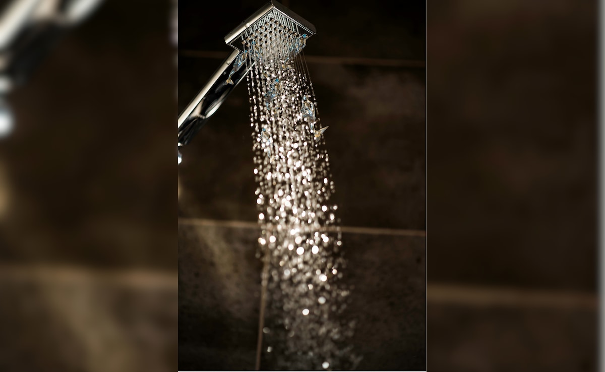 What Actually Happens To Skin When You Take A Really Hot Shower Or Bath
