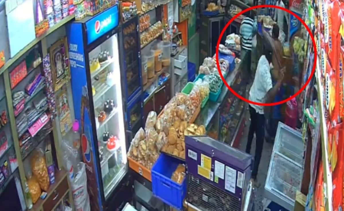 On CCTV, Man Murdered With Machetes By 7 Inside Bakery In Karnataka