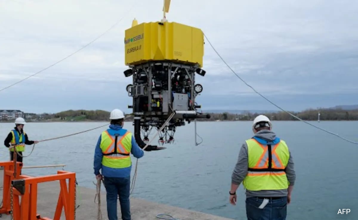 In Canada Lake, Robot Learns To Mine Without Disrupting Marine Life