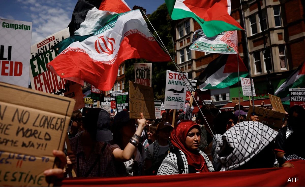 “Mysterious” Messages Greet Callers On Iranian Numbers Amid Israel Conflict