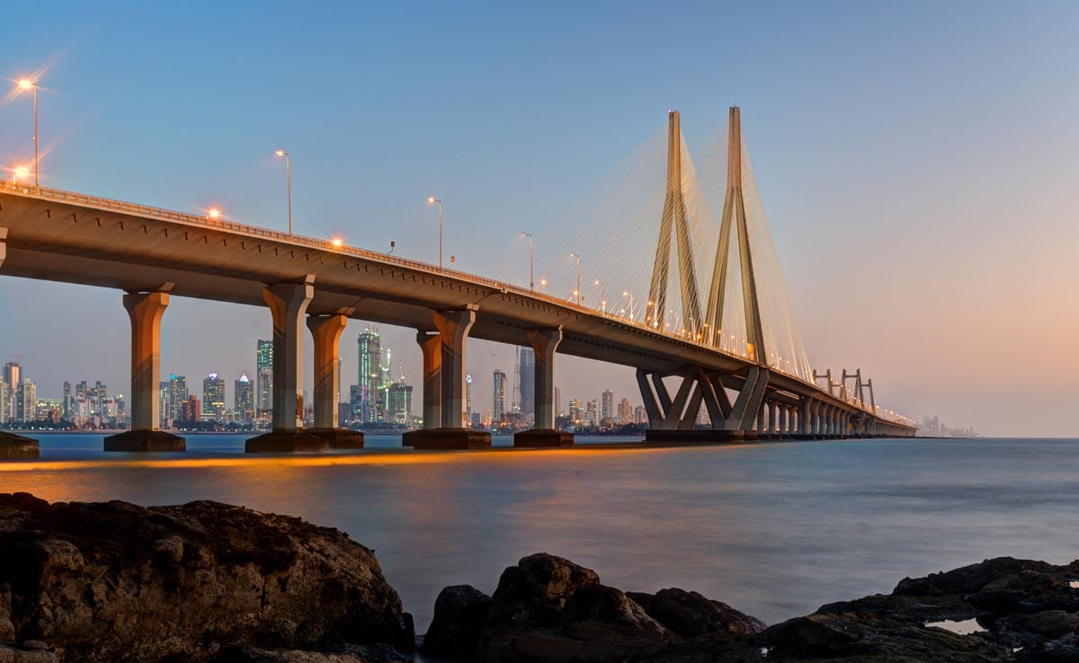 Mumbai Man Falls Into Sea While Talking Photos With Friends, Dies