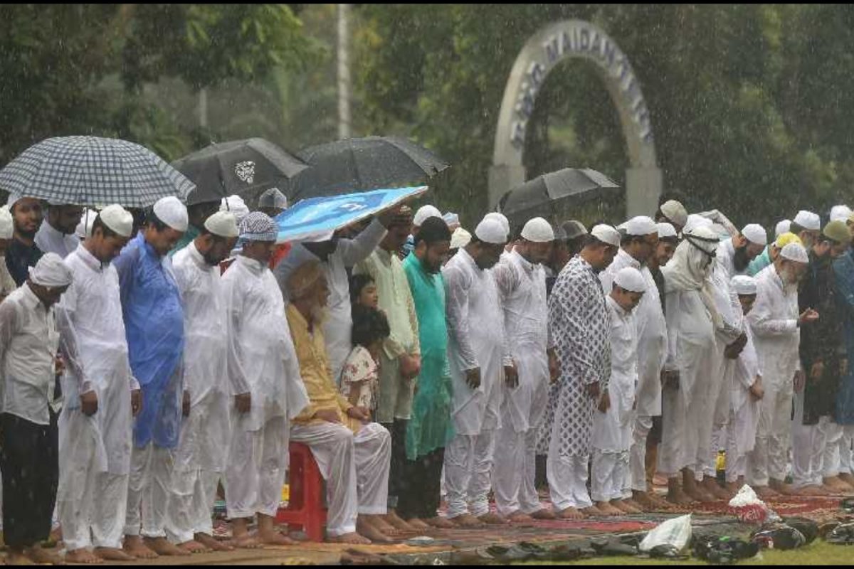 Indian Army Allows Eid Prayers On Kolkata’s Red Road After Discussions With Organisers