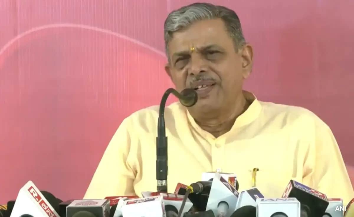 Indian Youth Congress Lodges Complaint Against RSS Leader’s Preamble Remarks